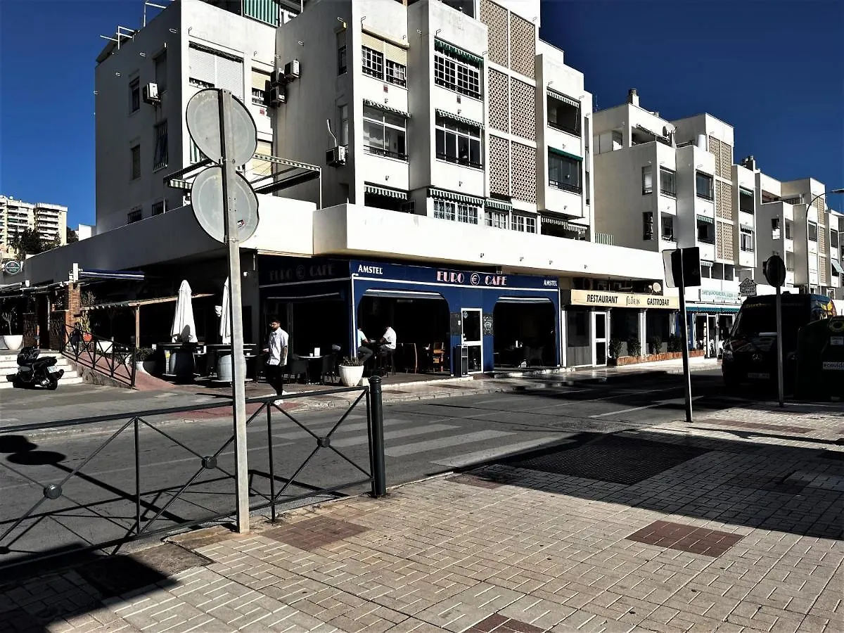 Nuc - 2 Dormitorios - Wifi - Terraza Exterior - 100 Metros Playa La Carihuela Torremolinos 0*,